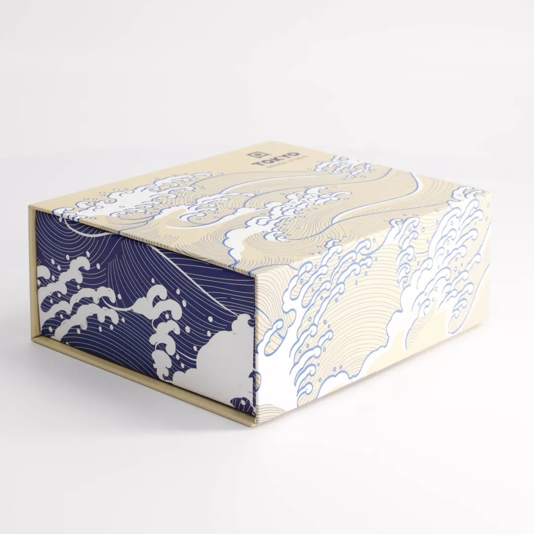 Tokyo Design Studio Hokusai Sake Set MU-8007/B - 4 Personen - Blauw/Geel