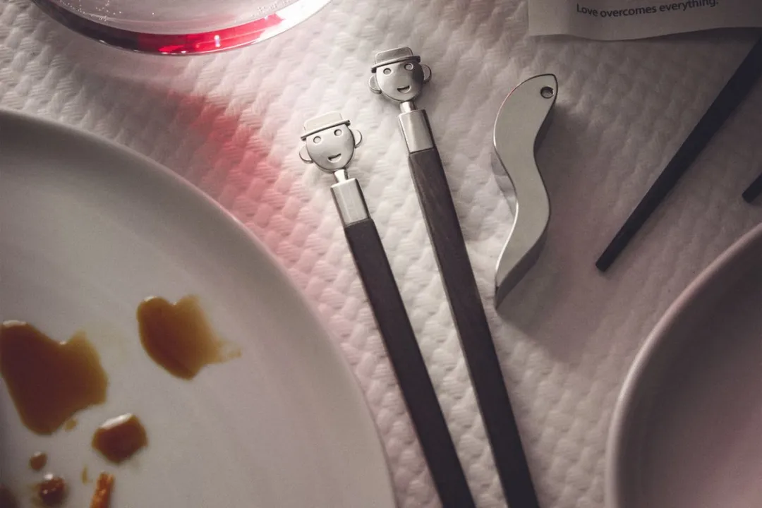 Alessi Alessandro Stick AM44SET2 Eetstokjes - Ebbenhouten + RVS Houder - Zwart - afbeelding 4 van 6