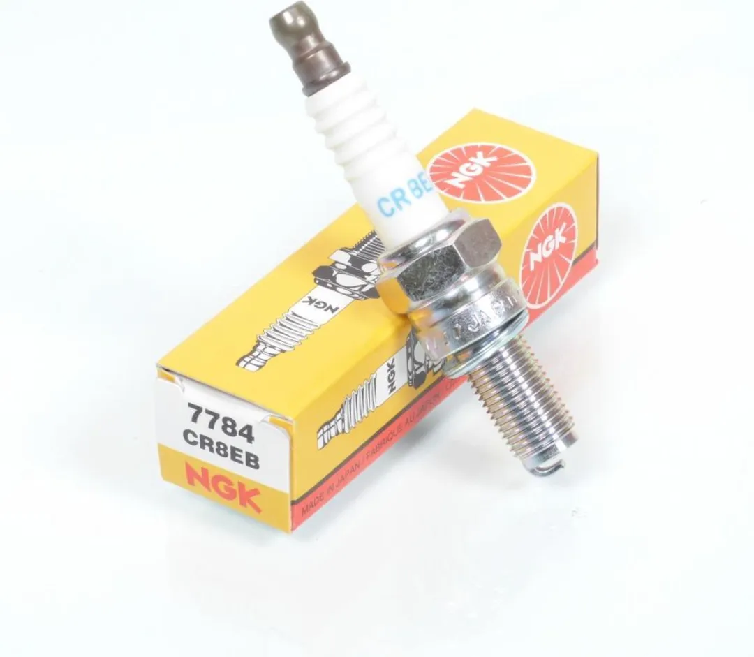 NGK Bougie CR8EB Scooter - Piaggio Vespa LX 125 4T 2012-2013 - Wit