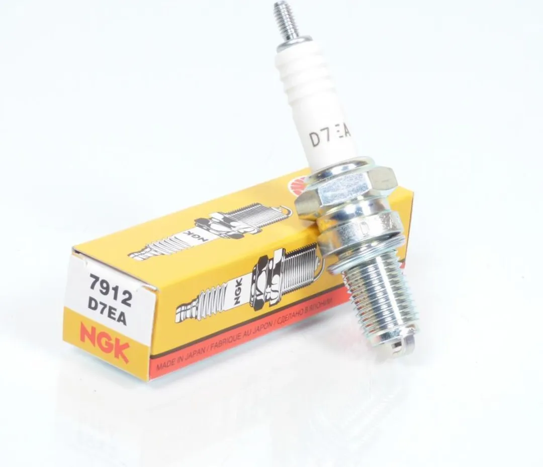 NGK Bougie D7EA