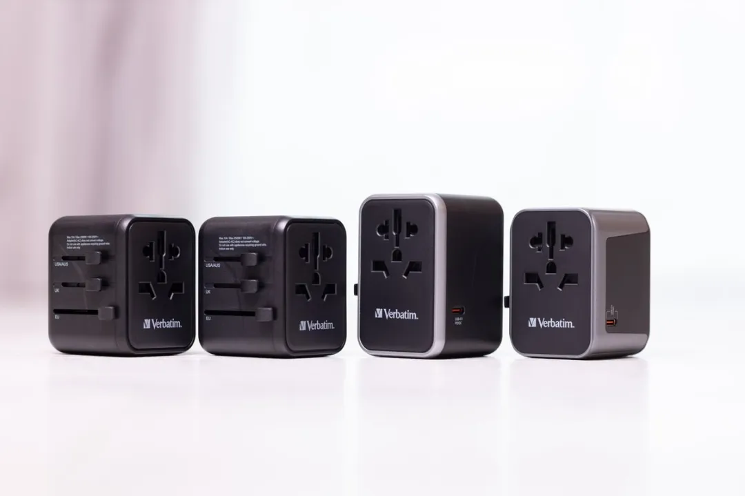 Verbatim UTA-04 Universele Reisadapter - 3x USB-A 2x USB-C 61W