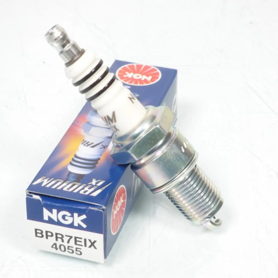 NGK Bougie D7EA 80 RG 1988-1995 - Wit