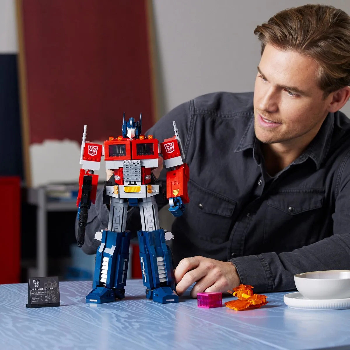 LEGO Icons Optimus Prime 10302 Modelbouwset - 1508 Stukken - Rood