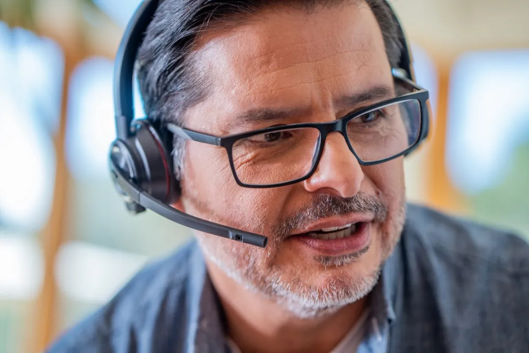 Poly Savi 8220 UC DECT Headset - Zwart