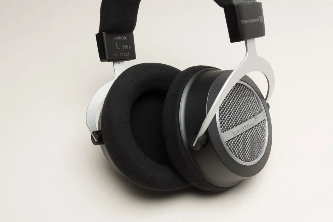 beyerdynamic Amiron 250 Hoofdtelefoon 250 Ohm - Zwart