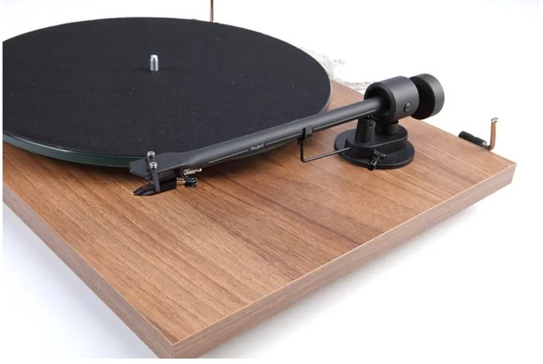 Pro-Ject T1 Evo Phono Walnut Draaitafel - Ortofon OM10