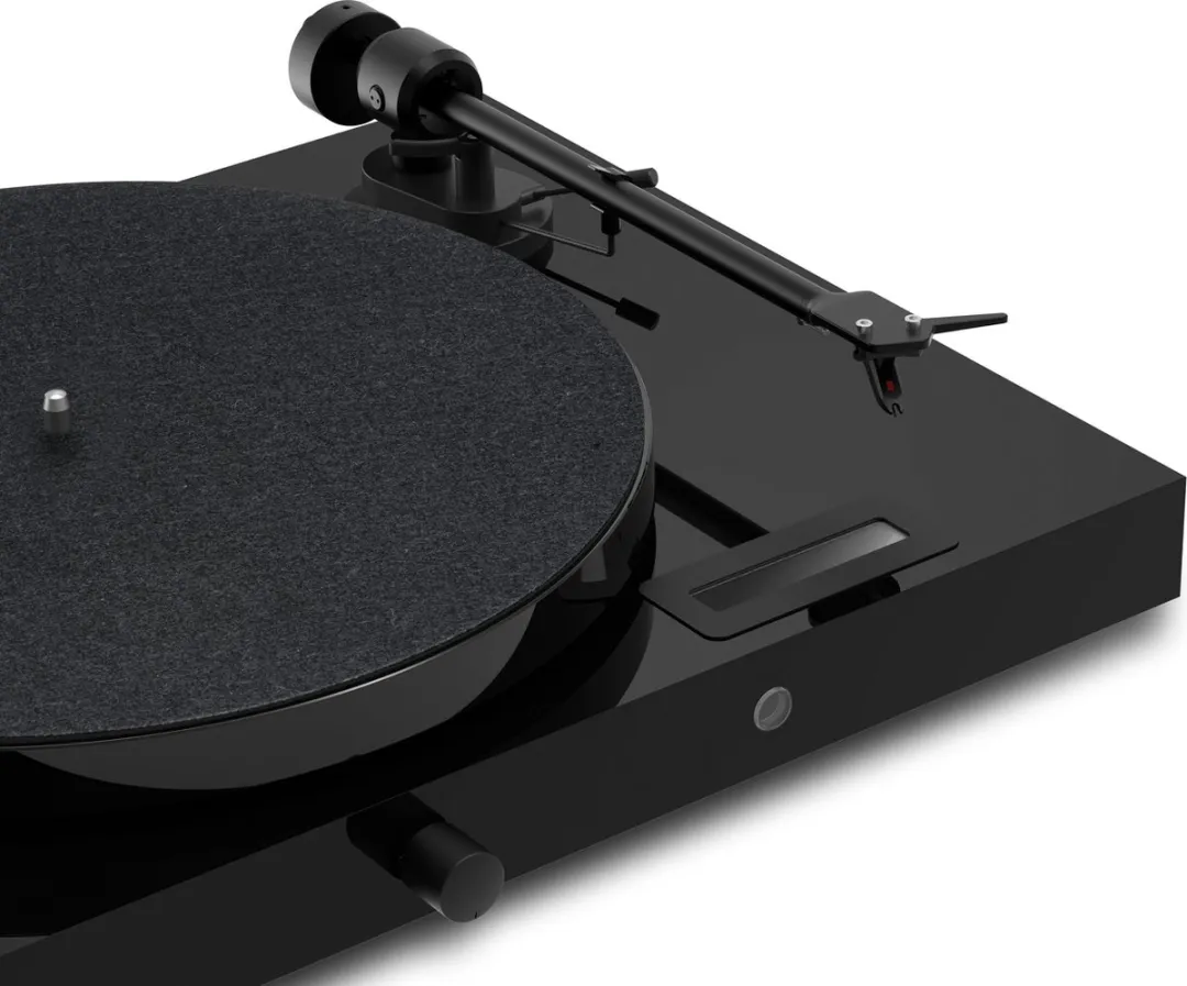 Pro-Ject Jukebox E1 OM5e Platenspeler Versterker 2x25W - Zwart