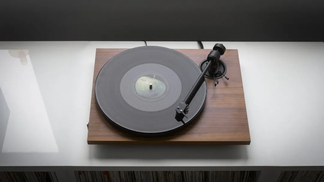 Pro-Ject E1.2 Phono Platenspeler MM E Walnoot - afbeelding 6 van 6