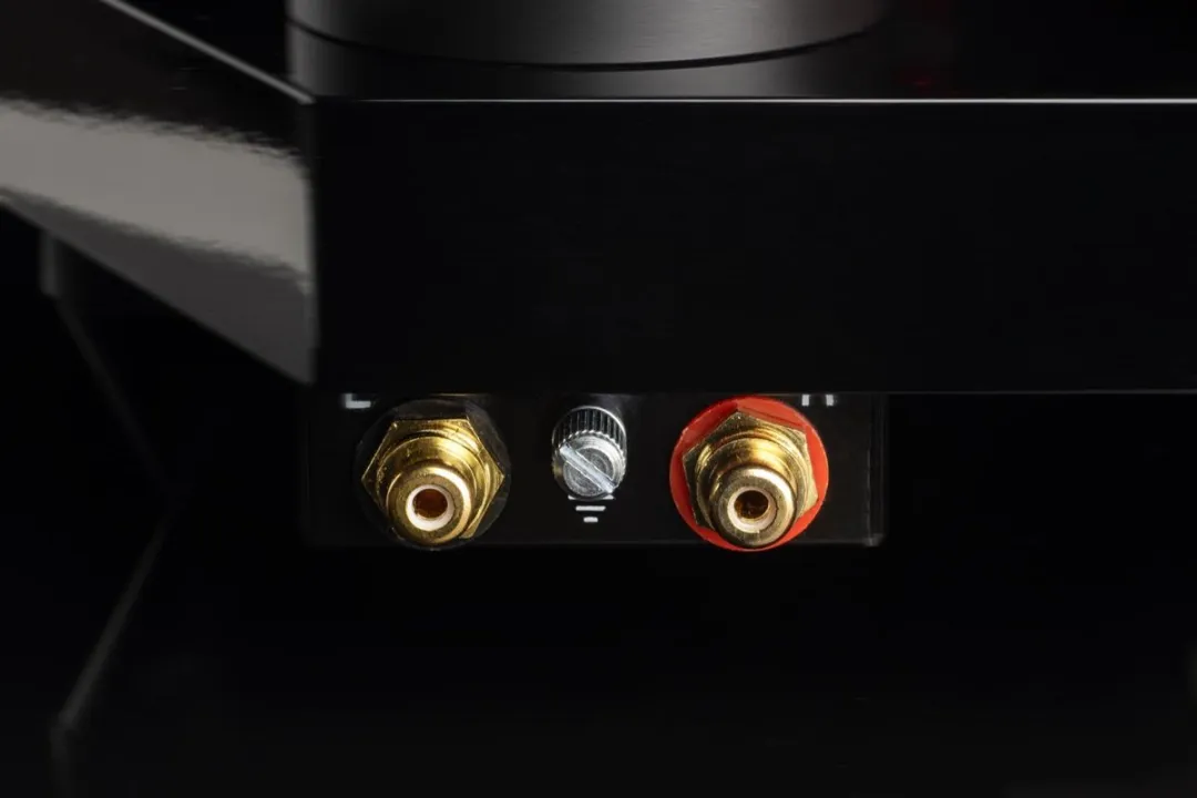 Pro-Ject AC/DC Turntable Limited Edition pro-ject001 - Rood-zwart - afbeelding 5 van 6