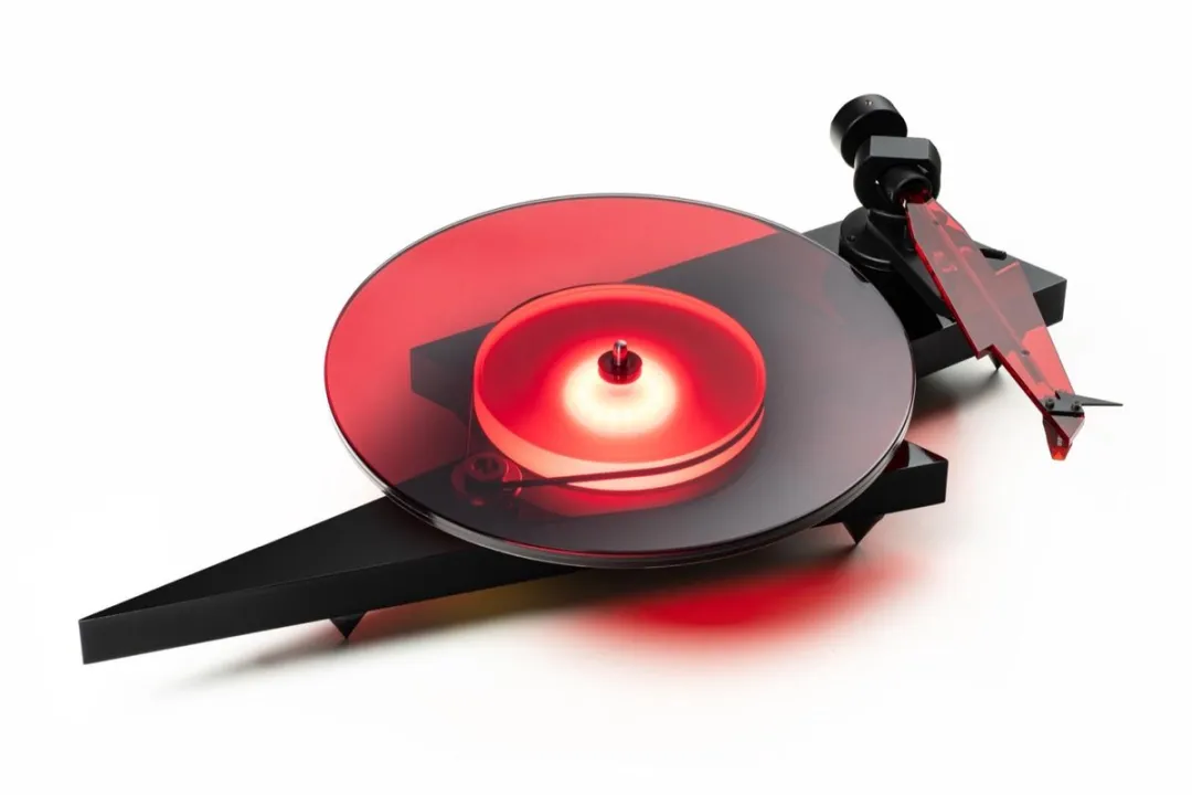 Pro-Ject AC/DC Turntable Limited Edition pro-ject001