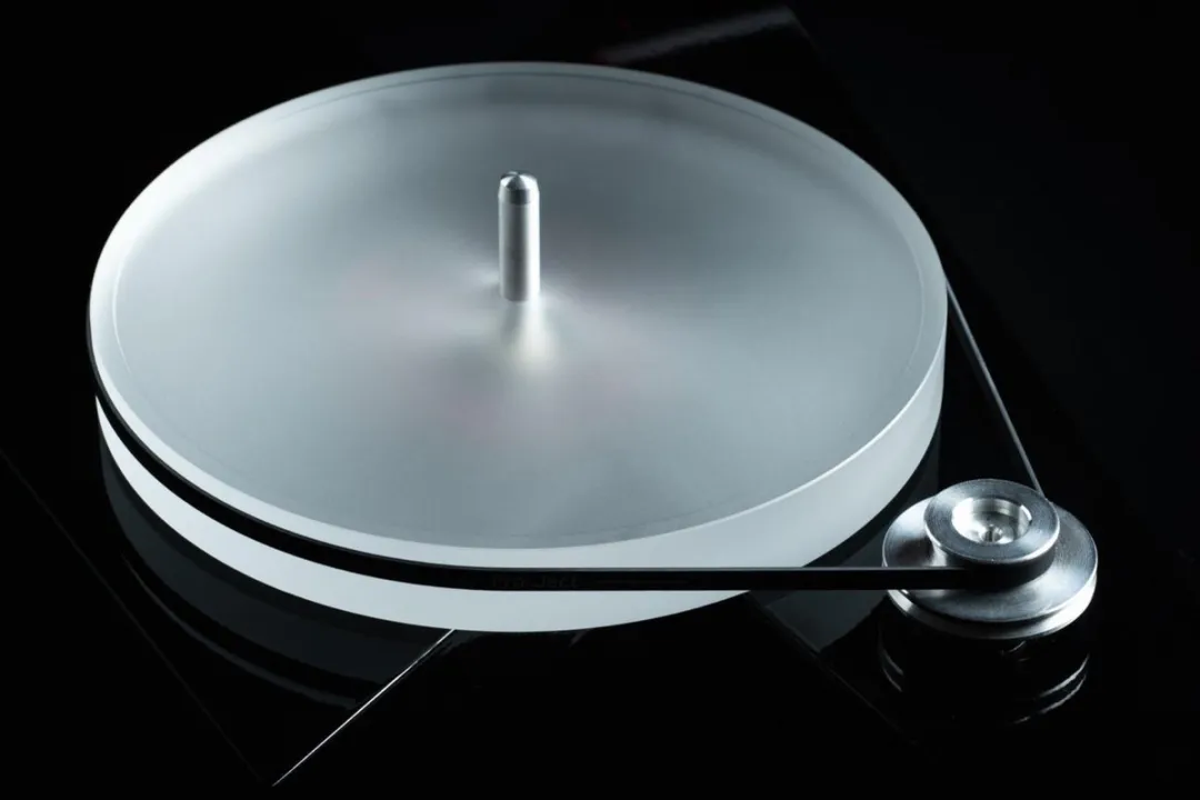 Pro-Ject AC/DC Turntable Limited Edition pro-ject001 - Rood-zwart - afbeelding 4 van 6