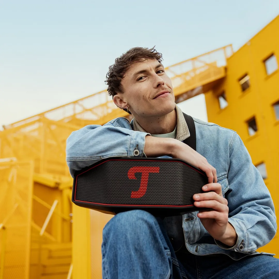 Teufel ROCKSTER CROSS 2 Draadloze Bluetooth Speaker - 39W - IPX5 - Black & Red
