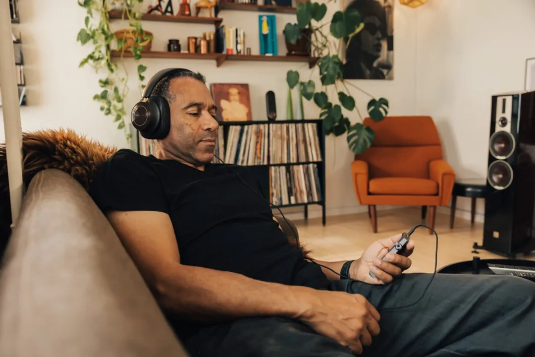 Dali IO-12 Over-Ear Hoofdtelefoon - Zwart