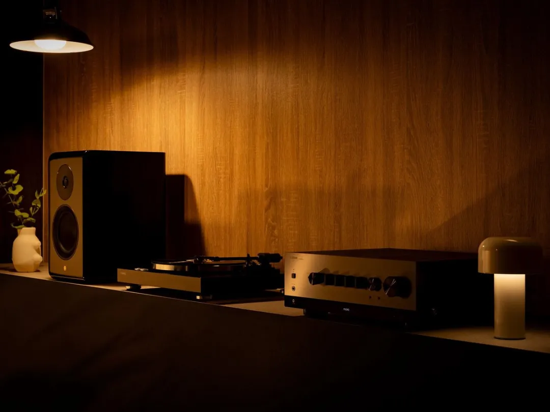 Yamaha TT-S303 Draaitafel - Riemaandrijving - MM Element - Zwart