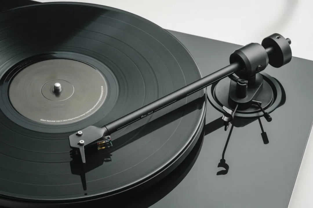 Pro-Ject E1.2 Pick it MM Platenspeler - Zwart