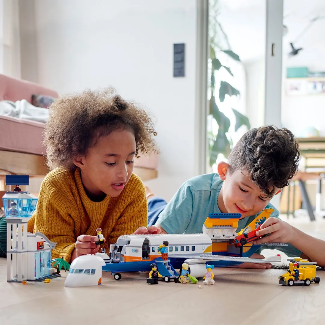 LEGO City Passagiersvliegtuig 60262 - 669 Stukken