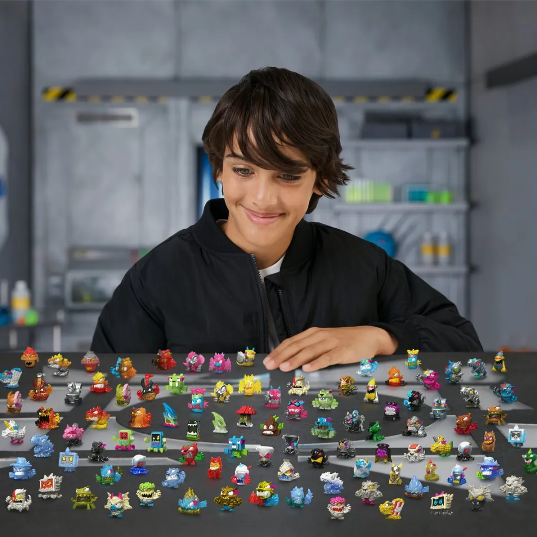 Moose Toys MrBeast Lab Swarms Hyper Fusion Test Tube - 3 Microbeesten & Fusion Caps - Multicolor
