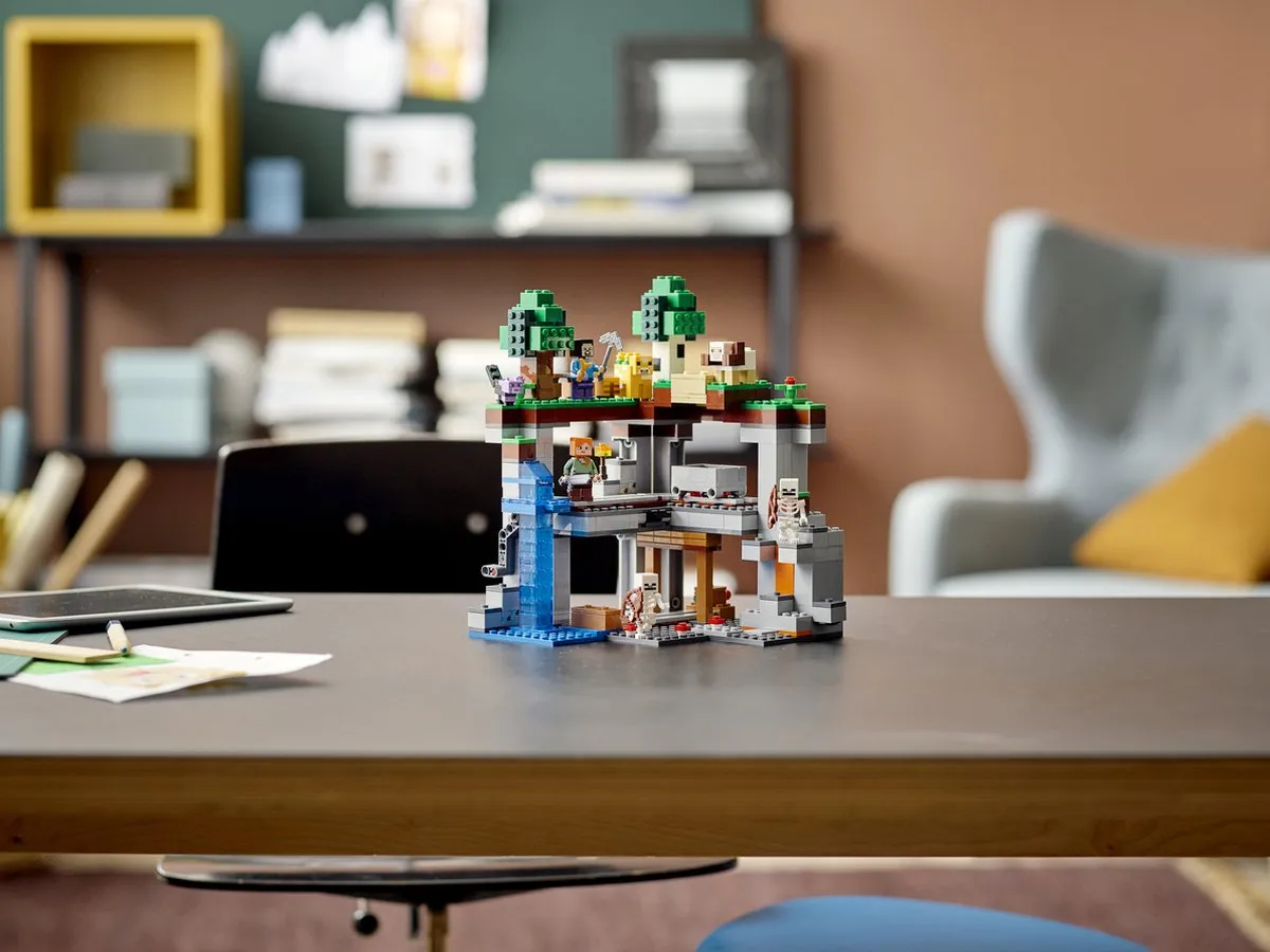 LEGO Minecraft Het Allereerste Avontuur 21169 - 166 Stenen