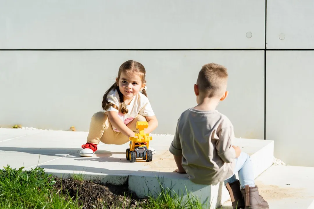 Klein Toys Power Graafmachine 2118 - 1:24 - Geel/Zwart