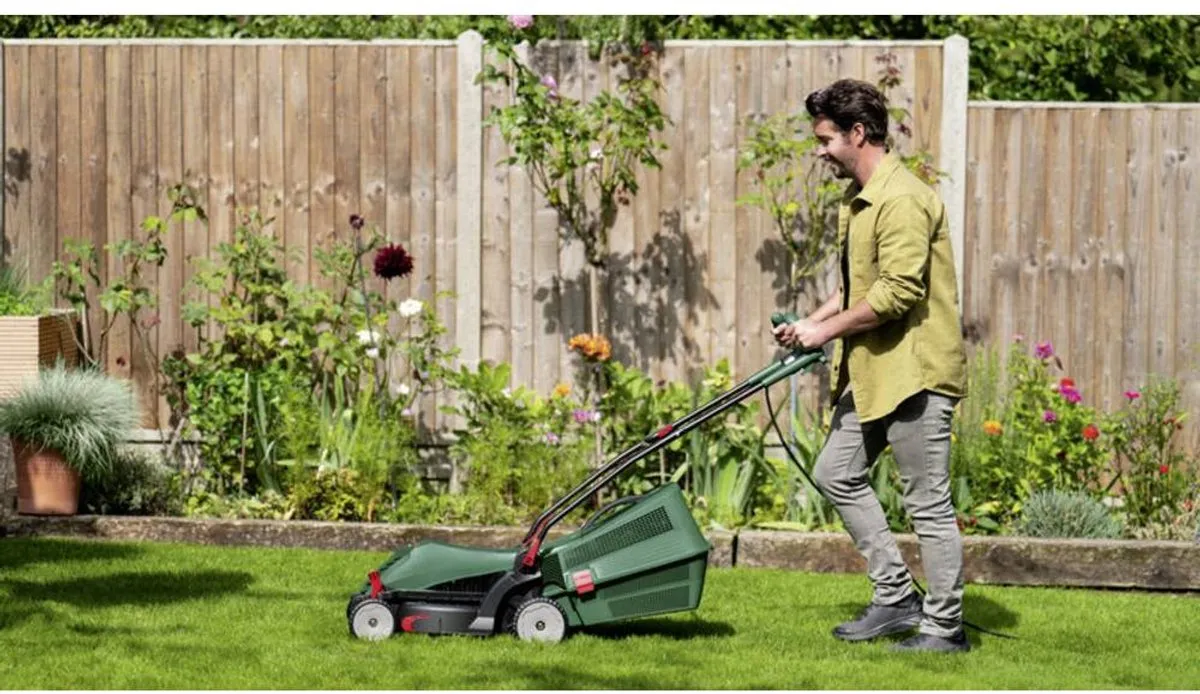 Bosch UniversalRotak 37-550 Elektrische Grasmaaier 1400W