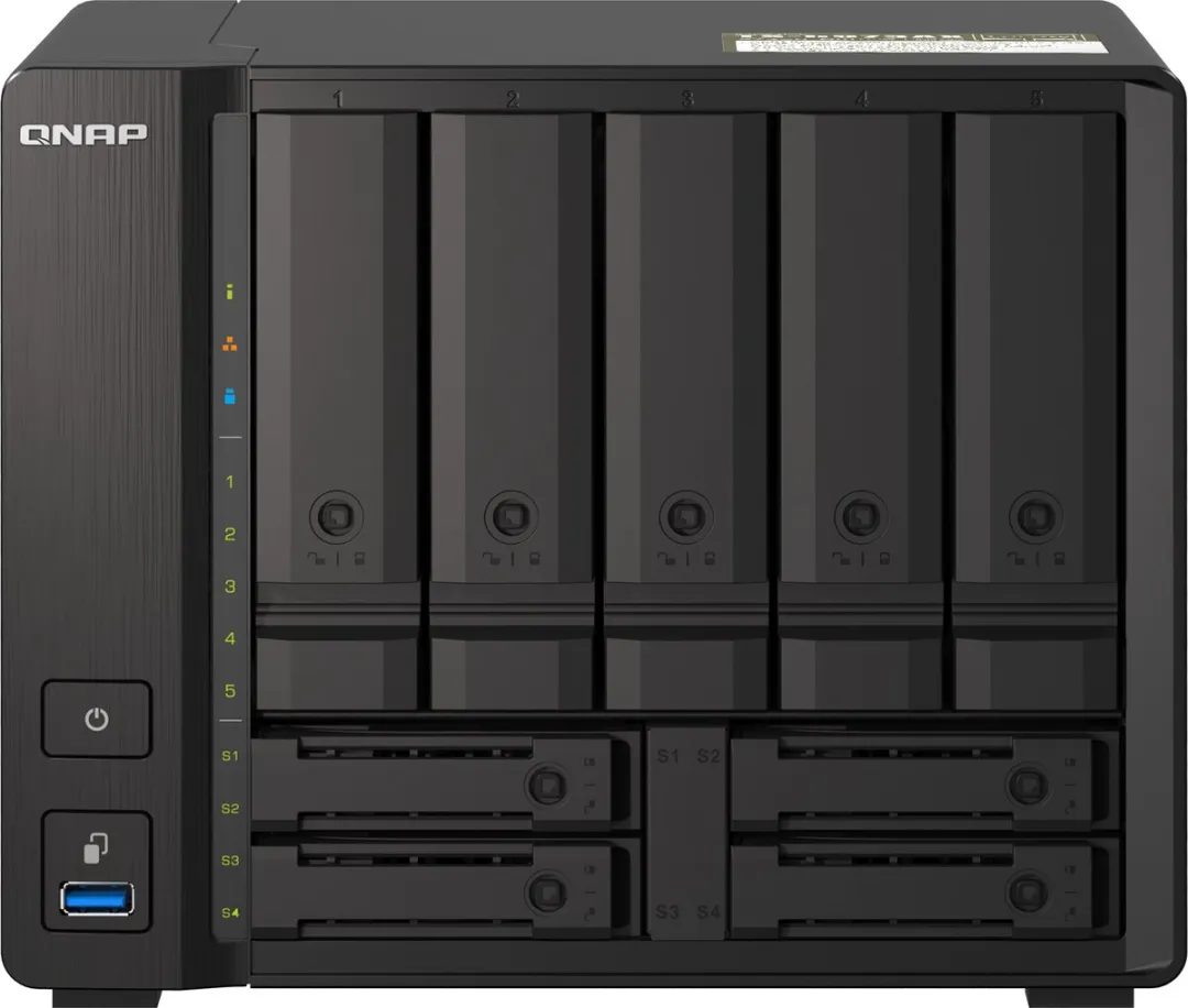 QNAP TS-h973AX-8G NAS