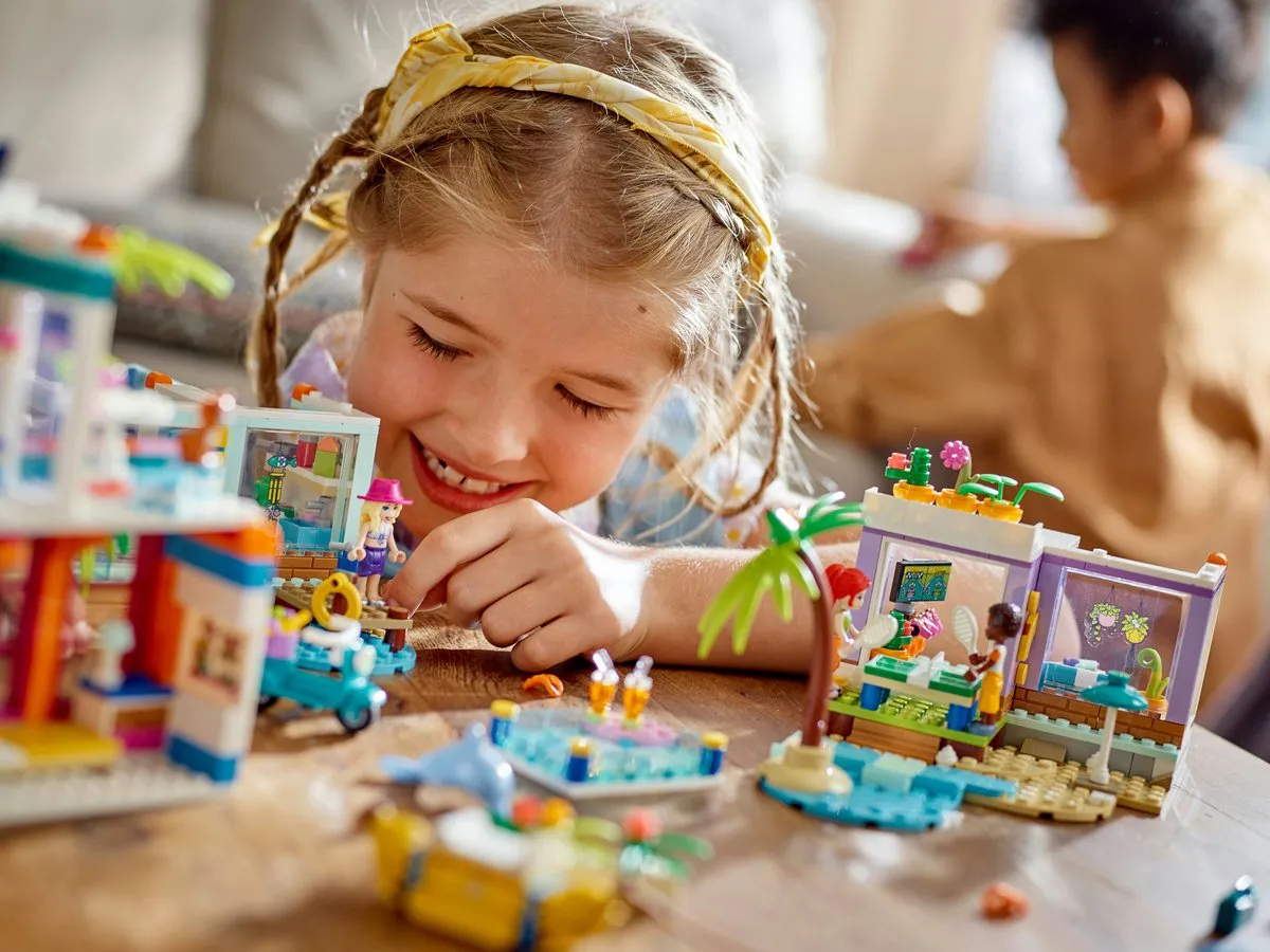 LEGO Friends Vakantie Strandhuis 41709 - 686 Stukken
