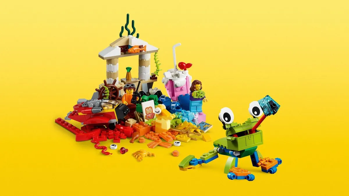 LEGO Werelds Plezier 10403 - 295 Stukken - 2 Minifiguren - Groen