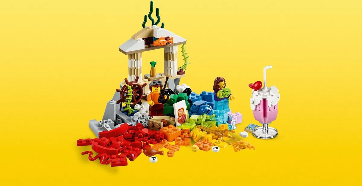LEGO Werelds Plezier 10403 - 295 Stukken - 2 Minifiguren - Groen