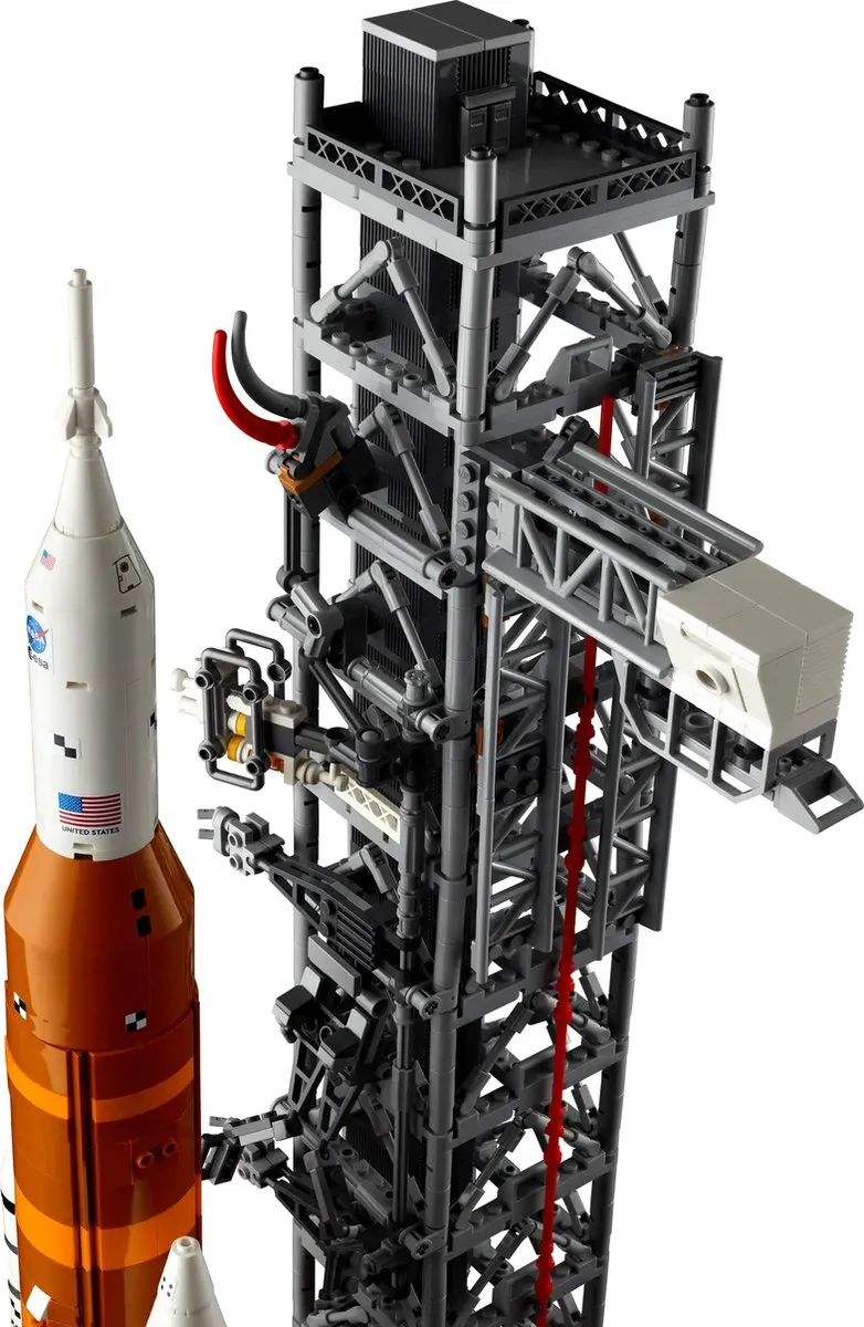 LEGO NASA Artemis Lanceerplatform 10341 - 3601 Stukken
