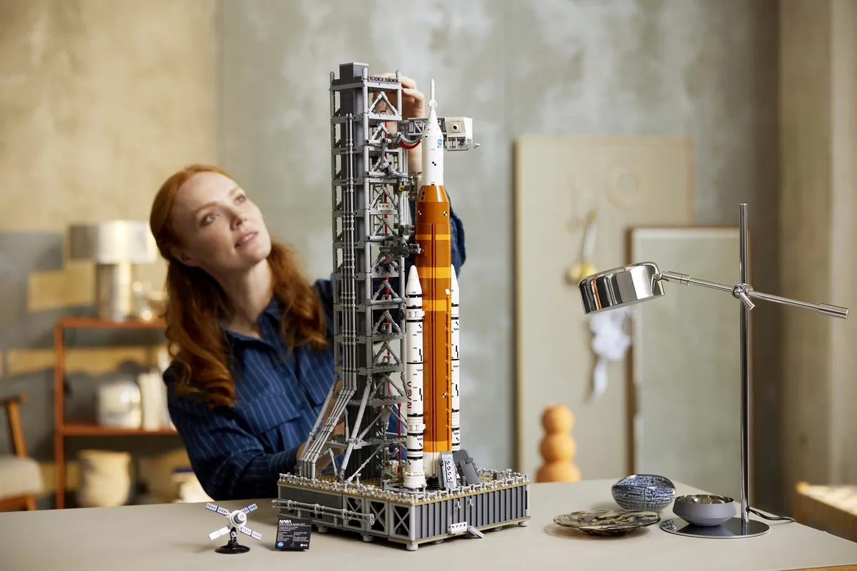 LEGO NASA Artemis Lanceerplatform 10341 - 3601 Stukken