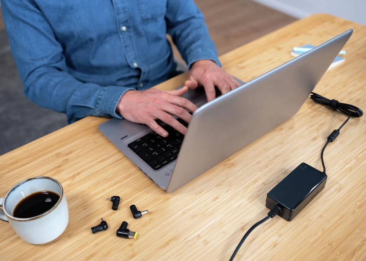 Trust Primo 70W 22141 Laptop Lader - 70W - Zwart