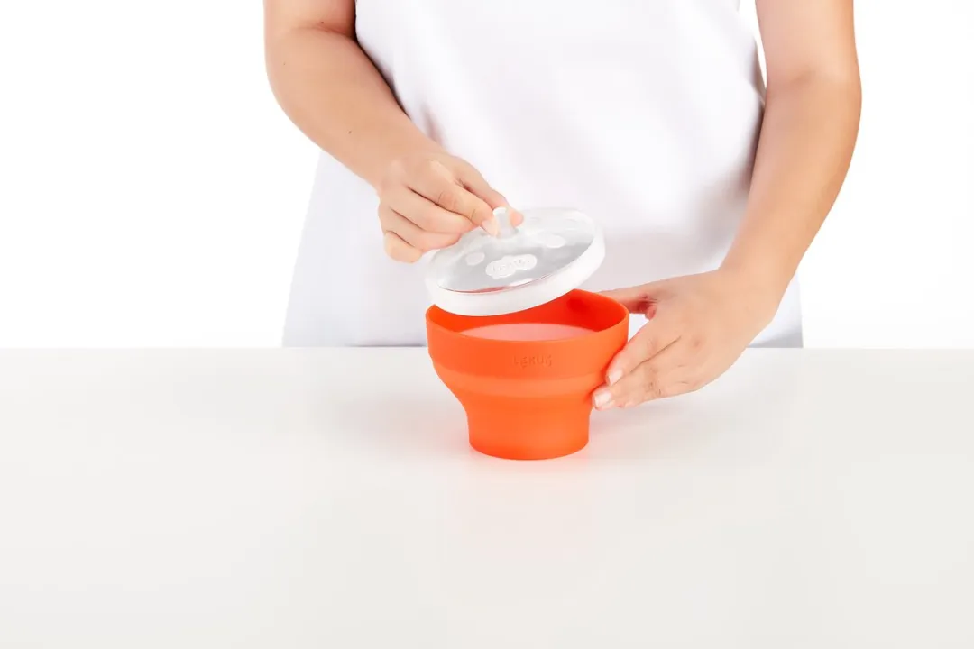 Lékué Mini Magnetron Popcorn Maker - 800W - Red