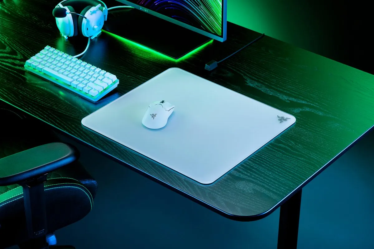 Razer Atlas Glazen Muismat RZ02-04890200 Wit