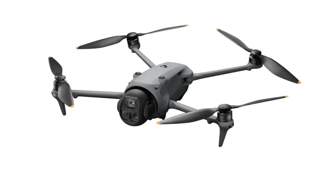 DJI Mavic 4 Pro Fly More Combo - RC331 Smart Controller Grijs