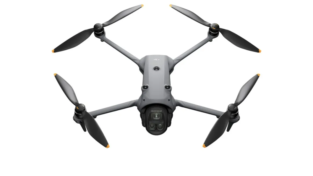 DJI Mavic 4 Pro Fly More Combo - RC331 Smart Controller Grijs