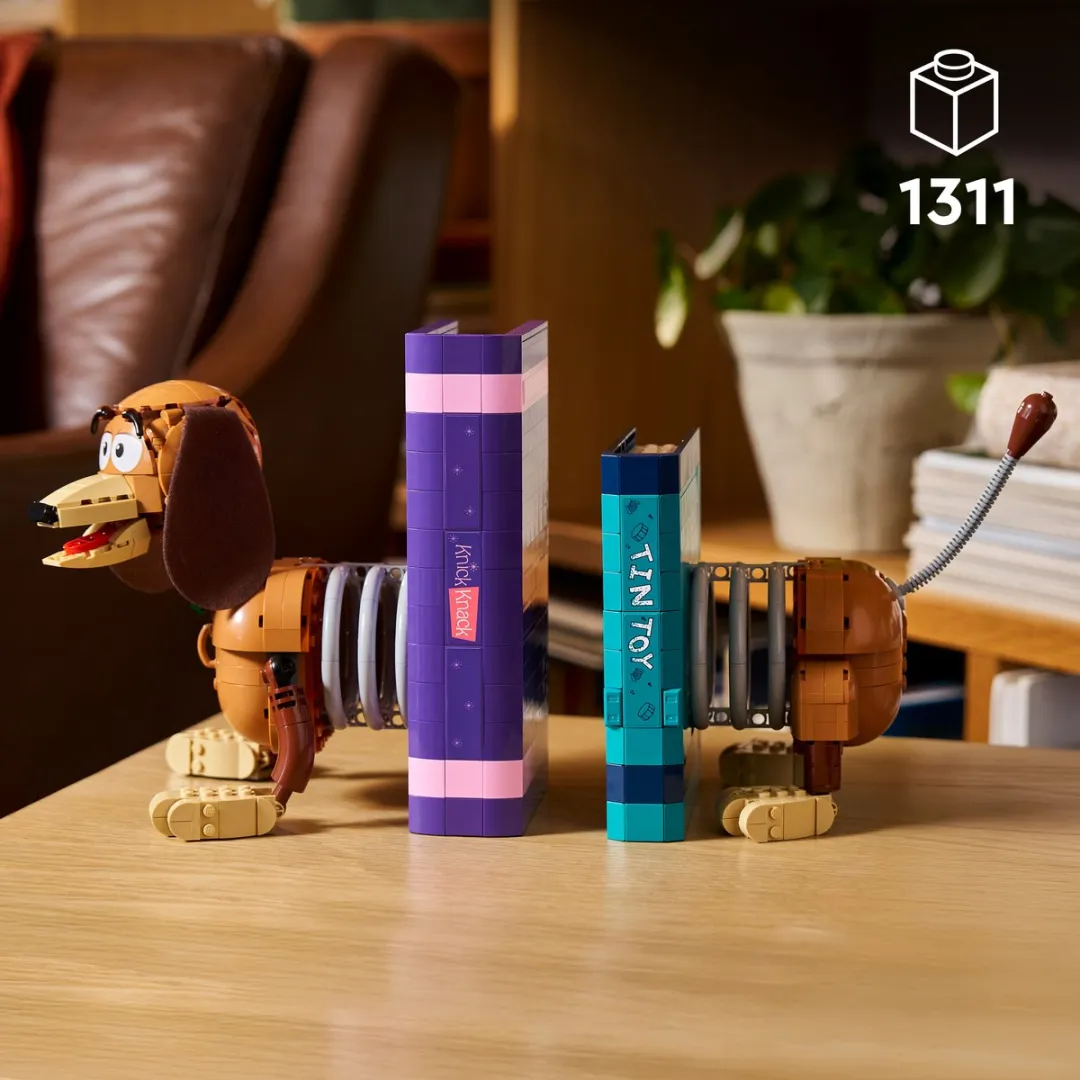 LEGO Disney Pixar Toy Story Slinky Hond Boekensteunen 43301 - 1311 Stukken - afbeelding 6 van 6