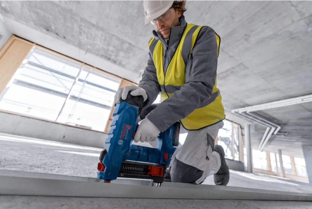 Bosch GNB 18V-38 Professional Betonnagelapparaat - 13-38mm - 2x 4,0Ah + Oplader