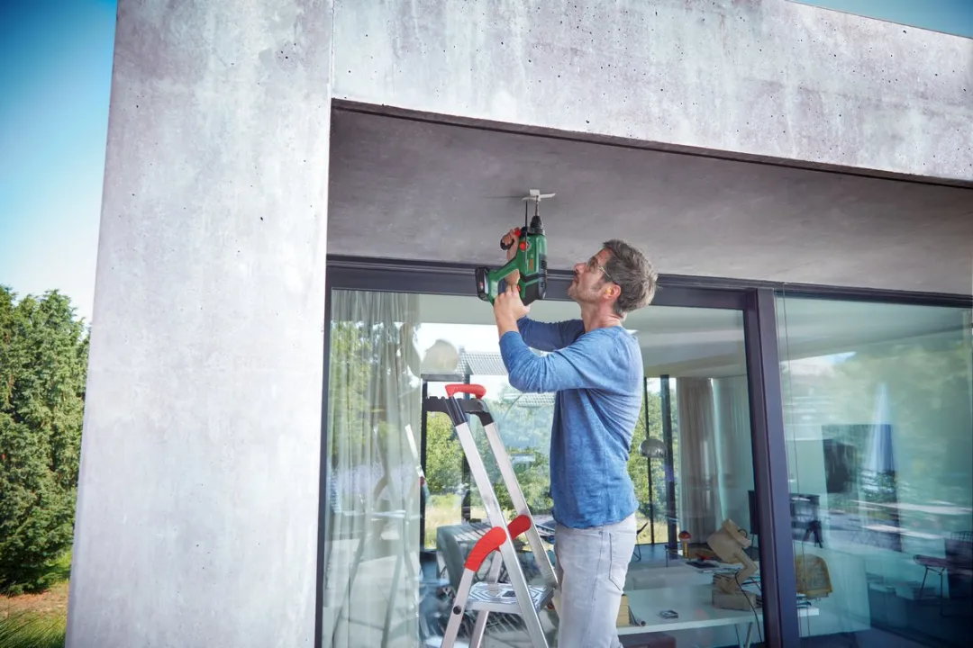 Bosch UniversalHammer 06039D6000 Accuboormachine - 2 snelheden