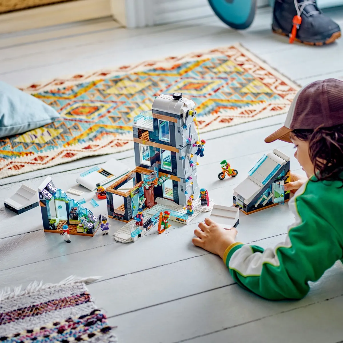 LEGO City 60366 Ski- en Klimcentrum - 1054 Stukken - 8 Minifiguren