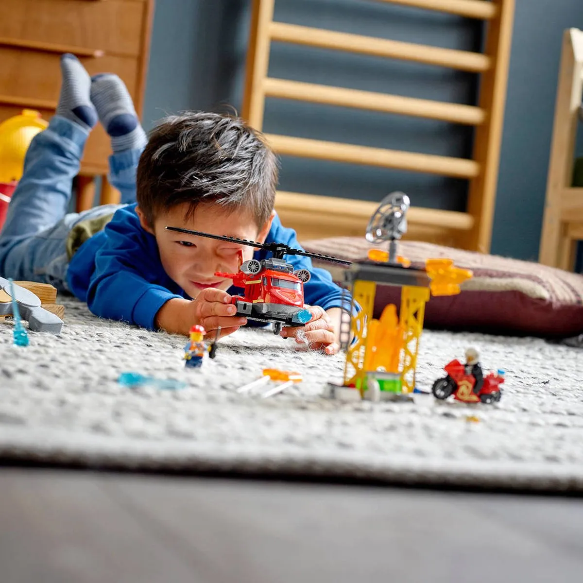 LEGO City Reddingshelikopter 60282 - 564 Stukken - afbeelding 6 van 6