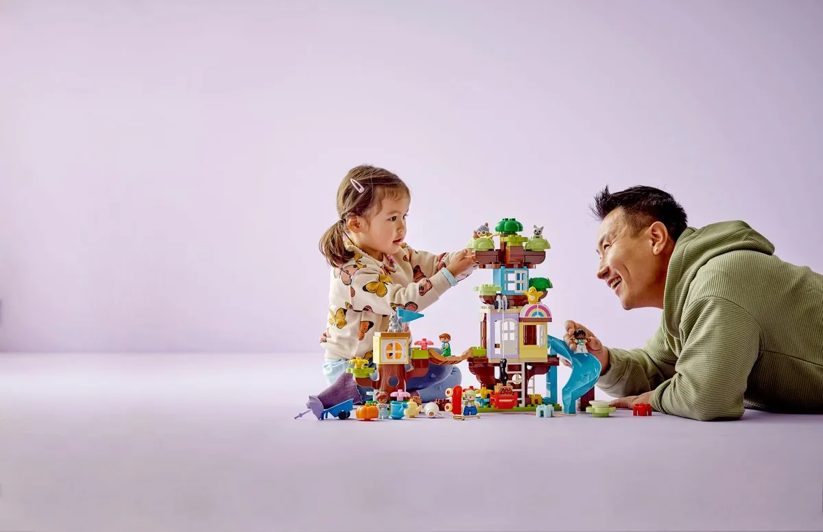 LEGO DUPLO 10993 Boomhut Set - 126 Stukken - 8 Minifiguren - Multicolor