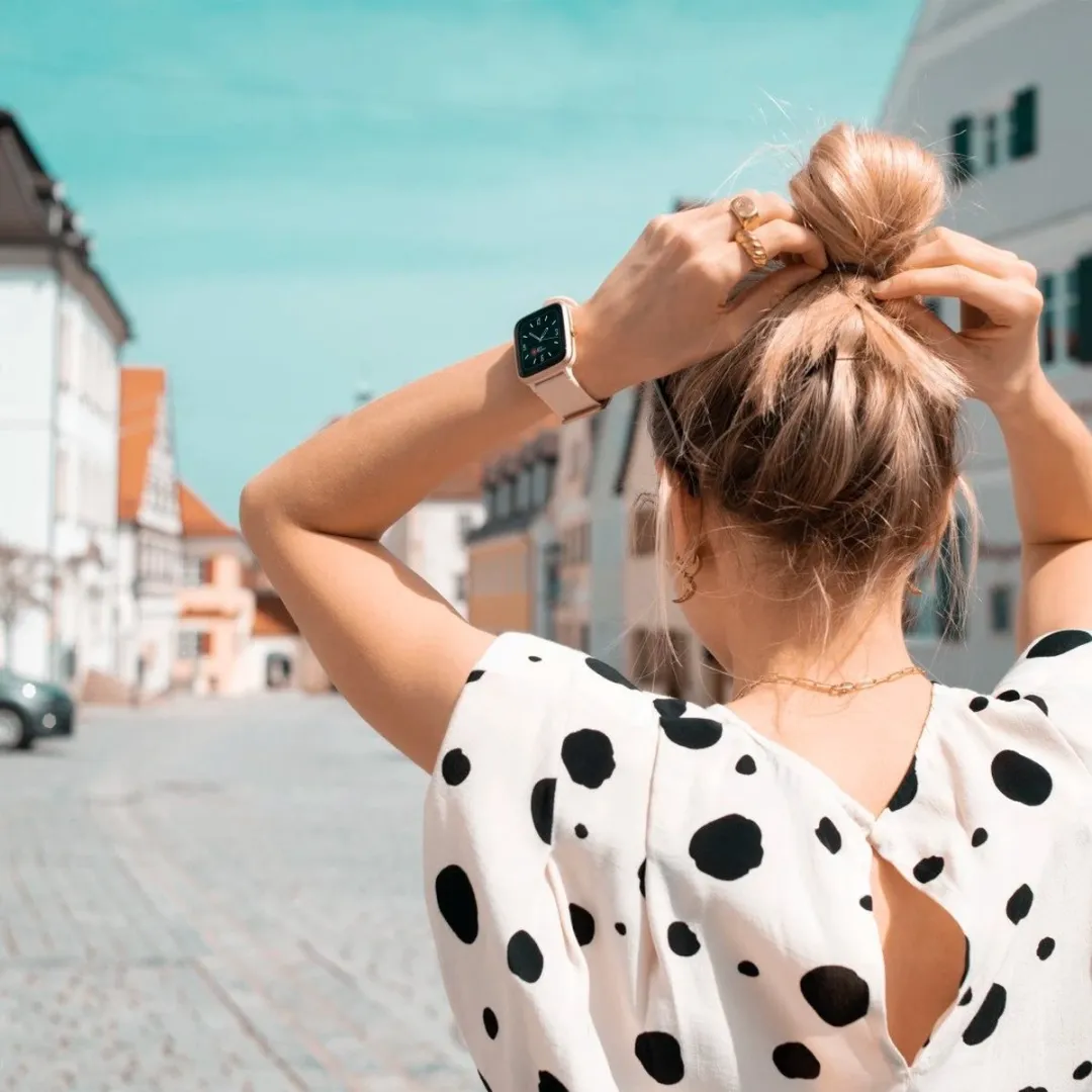 Hama Fit Smartwatch - 1,3-inch touch LCD-scherm - Activitytracker met o.a. hartslagmeter en stappenteller - Meldingen - Geintegreerde GPS - IP68-waterbestendig - Roze