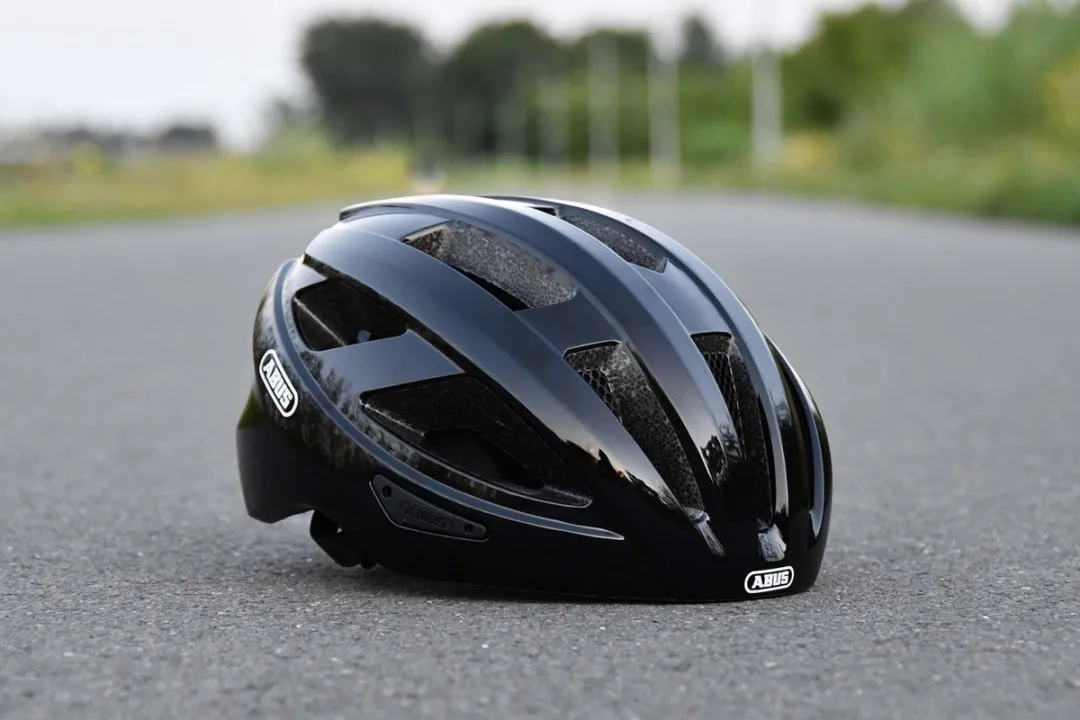 ABUS Macator Fietshelm - Zwart