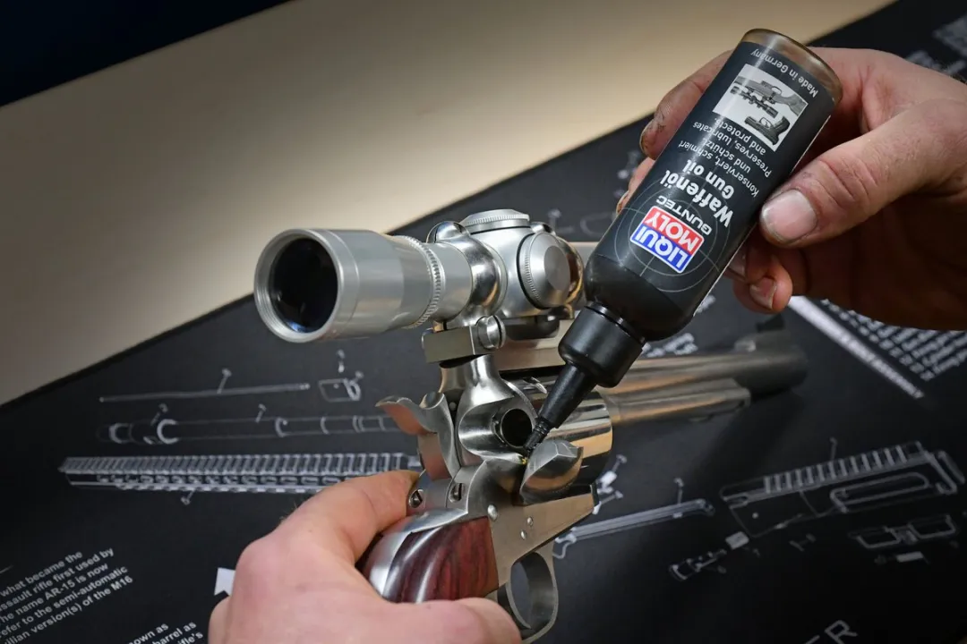 Liqui Moly Guntec Wapenolie 100ml - Lichtbruin - afbeelding 2 van 6