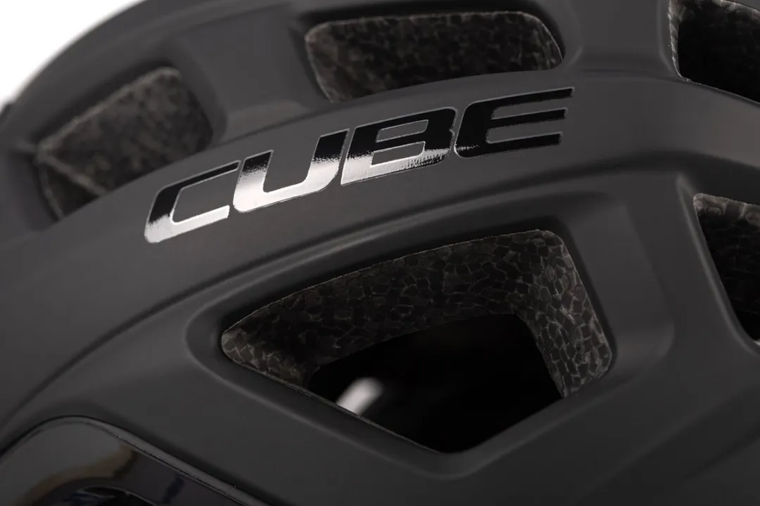 Cube Road Race Helm - 24 Ventilatiegaten - 49-55cm - Zwart