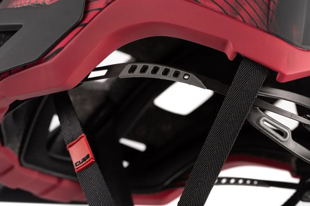 Cube Badger Fietshelm - 21 Ventilatiegaten - M - Rood