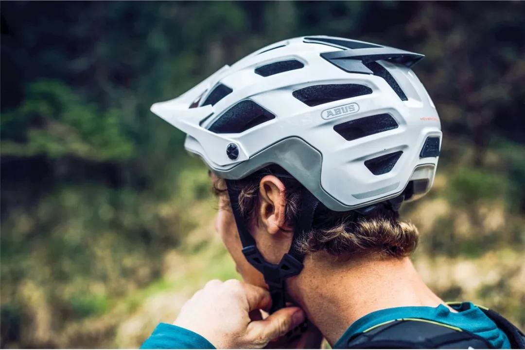 ABUS Moventor 2.0 MTB Helm - M - Shiny White