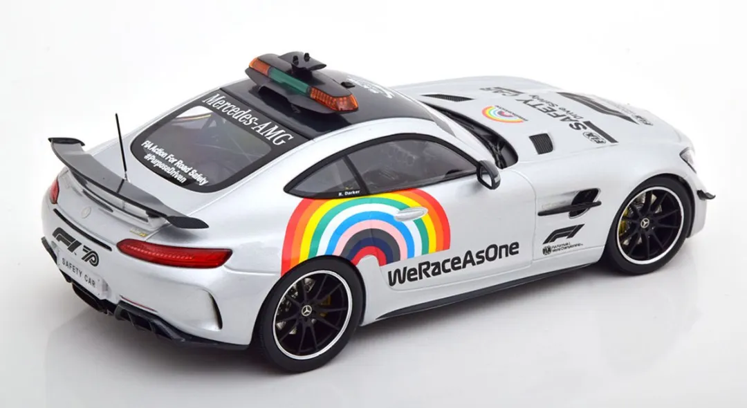 Formule 1 Mercedes-AMG GT-R Safety Car 2020 - 1:18 - Silver