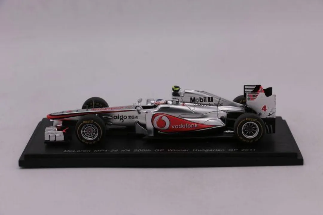 Formule 1 McLaren MP4-26 #4 200th GP Winner Spark - Multicolor