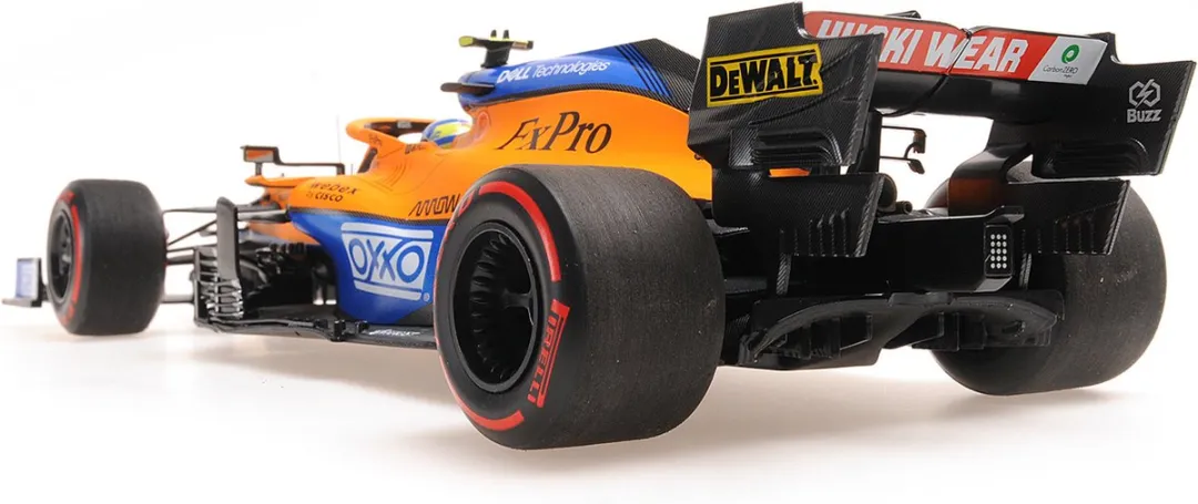 McLaren F1 Team MCL35M #4 Minichamps - 1:18 - Russisch GP 2021 - Oranje